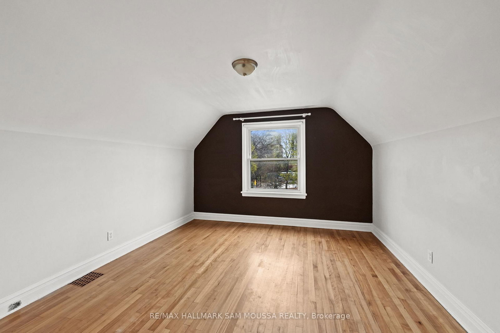 378 Byron Avenue • Ottawa, ON photo 15