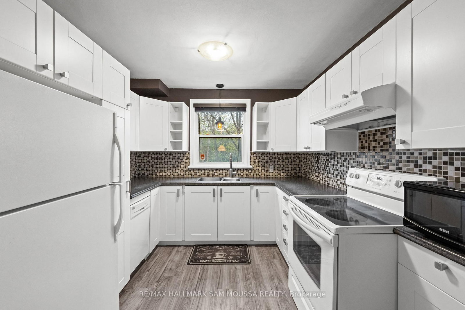 378 Byron Avenue • Ottawa, ON photo 8