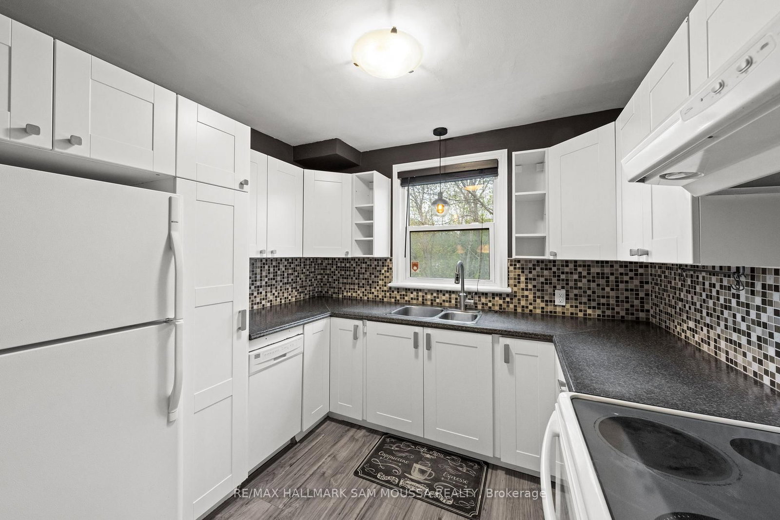 378 Byron Avenue • Ottawa, ON photo 9