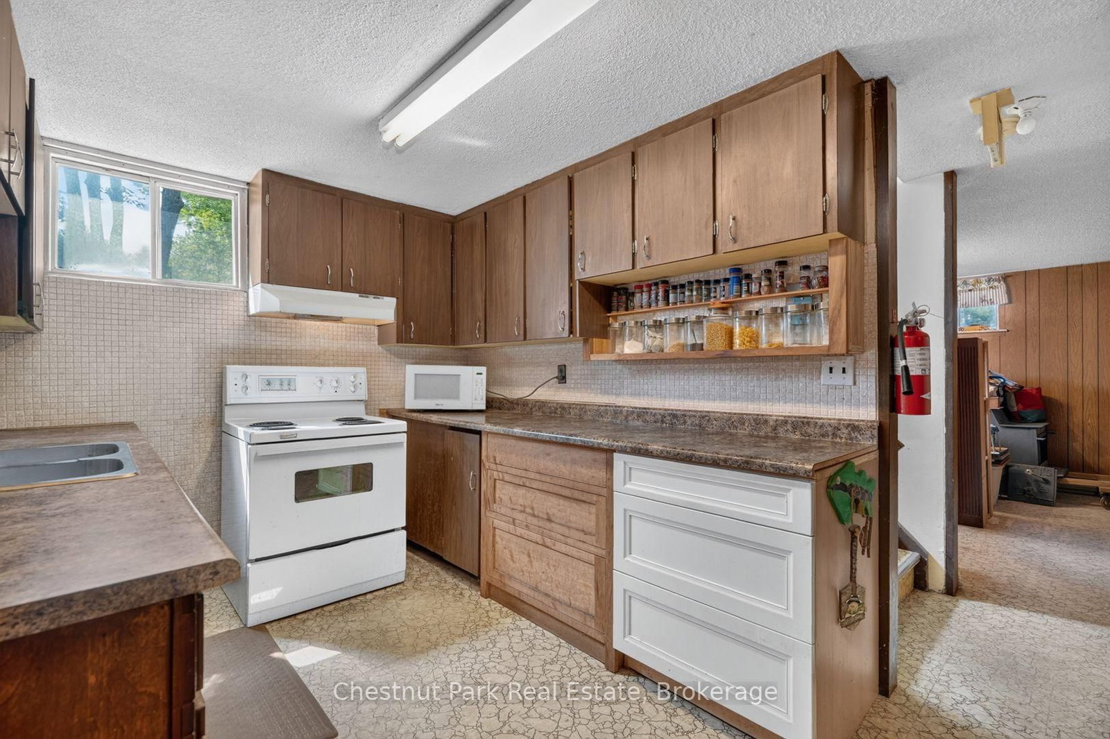 1304 11 Highway N • Gravenhurst, ON photo 27