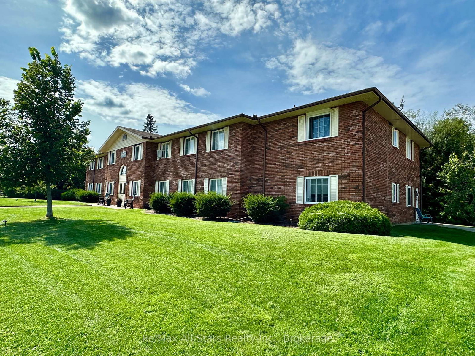 15 Clifton Street • #101 • Kawartha Lakes, ON photo 12
