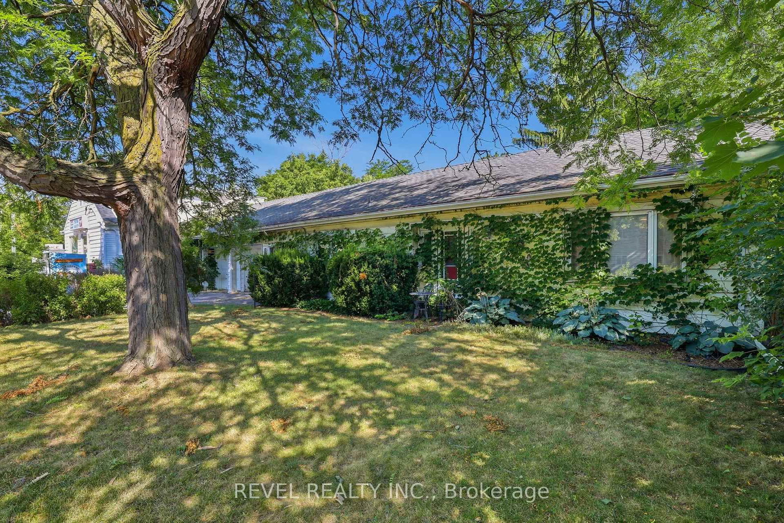 356 Thompson Road, London South 5