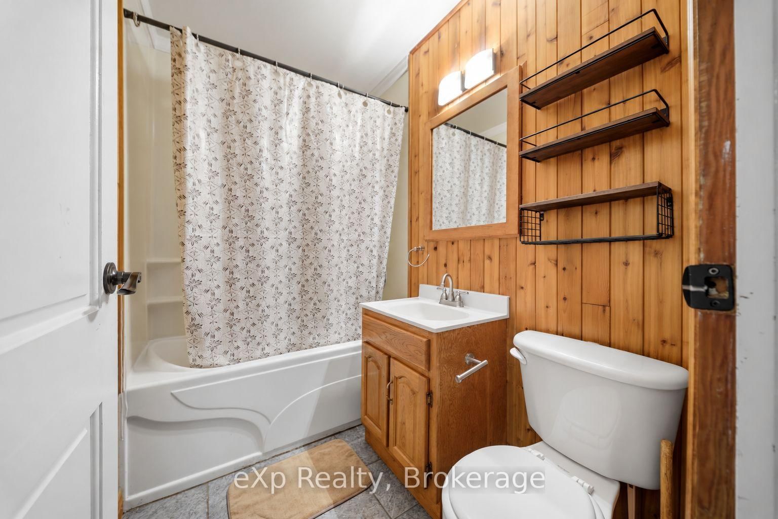17 Burton Street • Belleville, ON photo 16