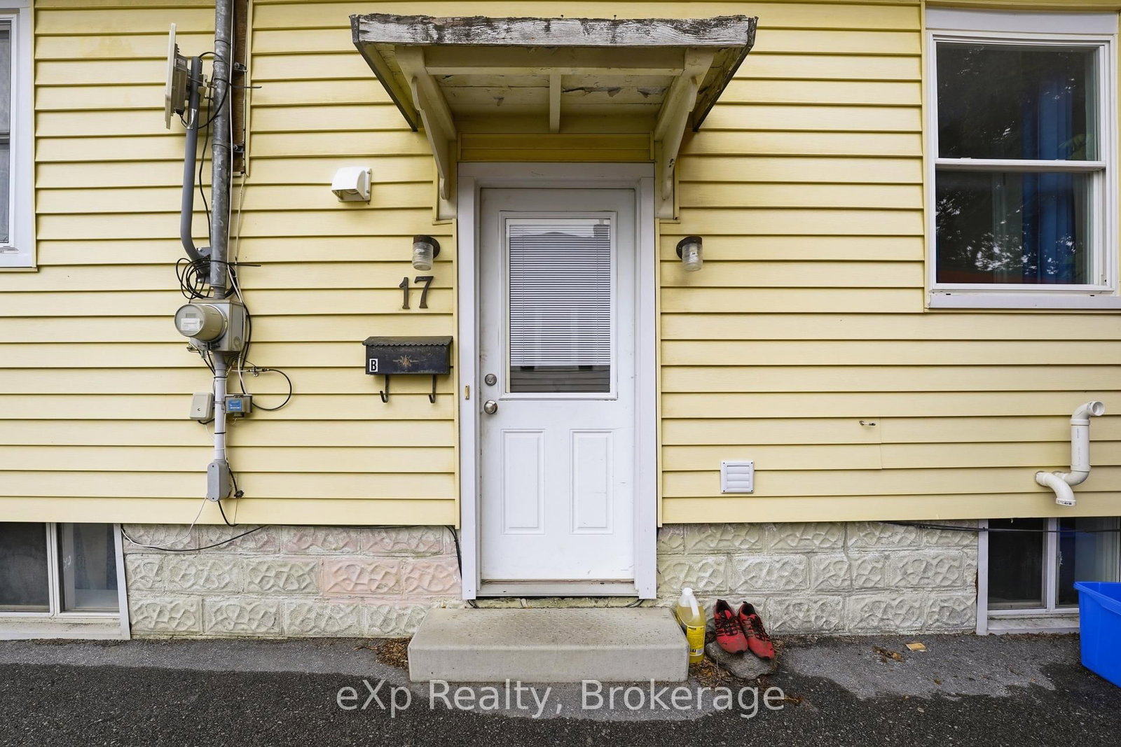 17 Burton Street • Belleville, ON photo 18