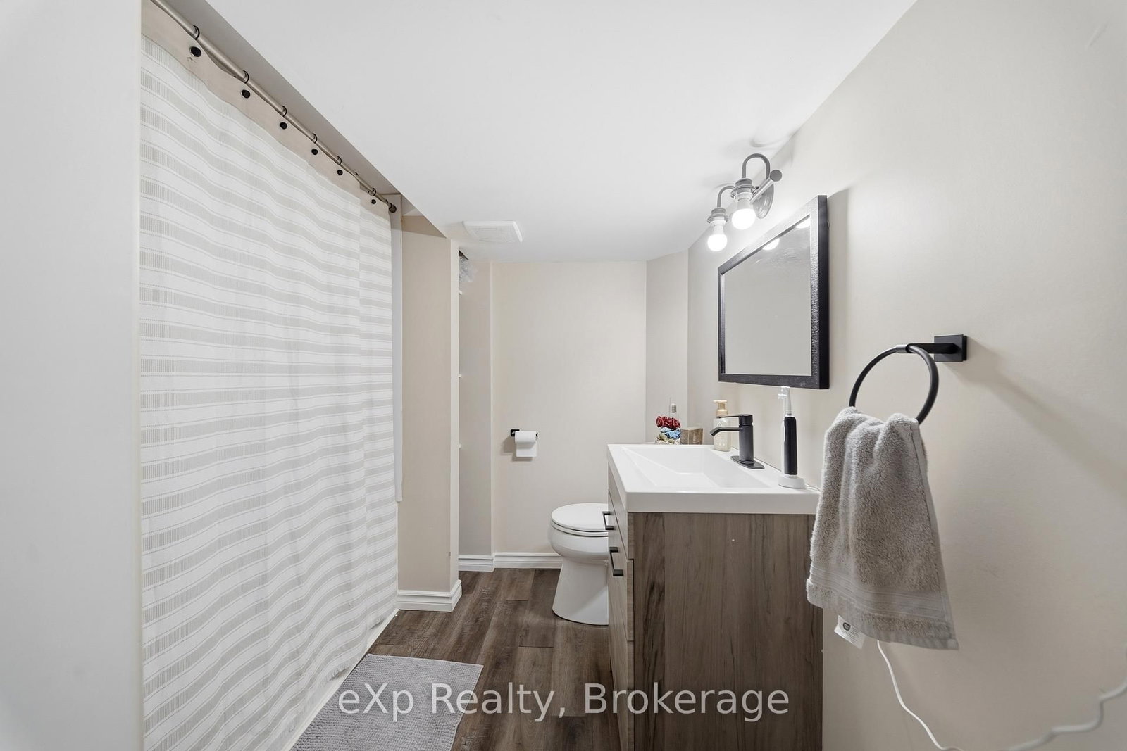 17 Burton Street • Belleville, ON photo 28