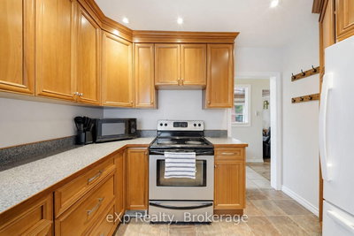 17 Burton Street • Belleville, ON photo 7
