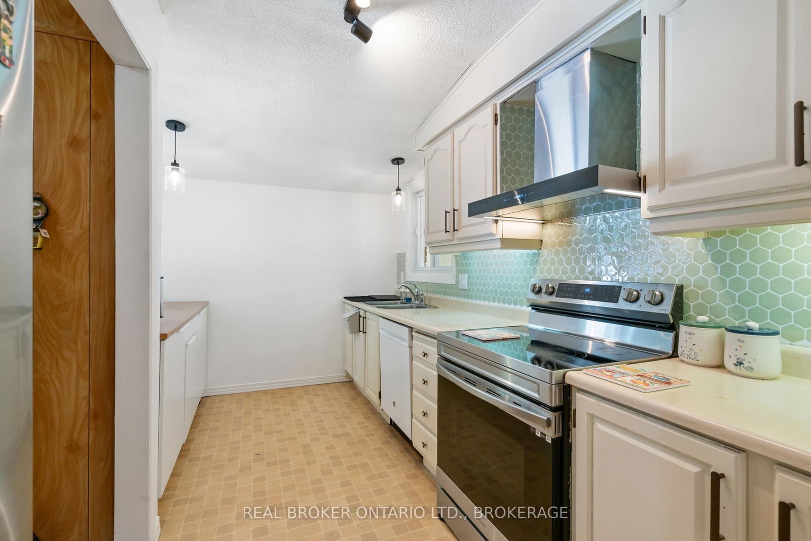 121 St. George Street W • North Glengarry, ON photo 11