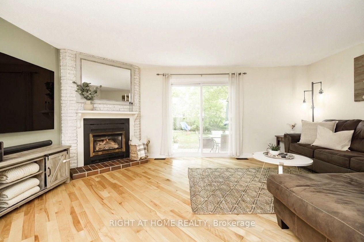 30 Berkshire Way • Barrhaven, ON photo 12