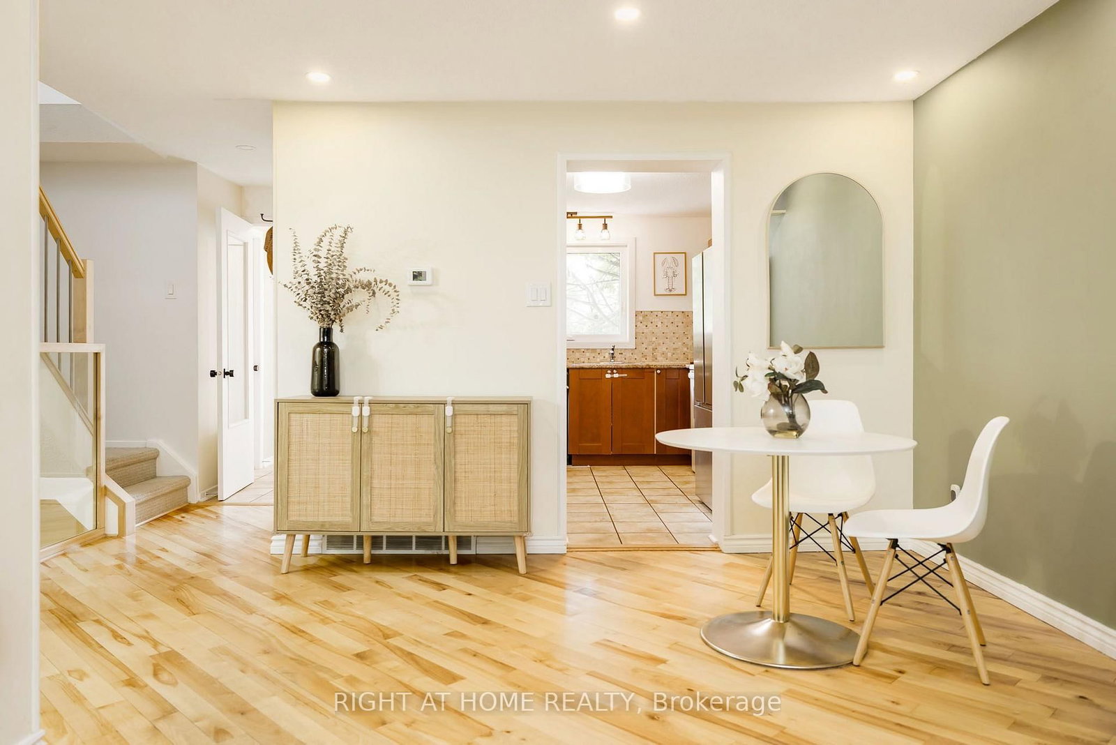 30 Berkshire Way • Barrhaven, ON photo 13