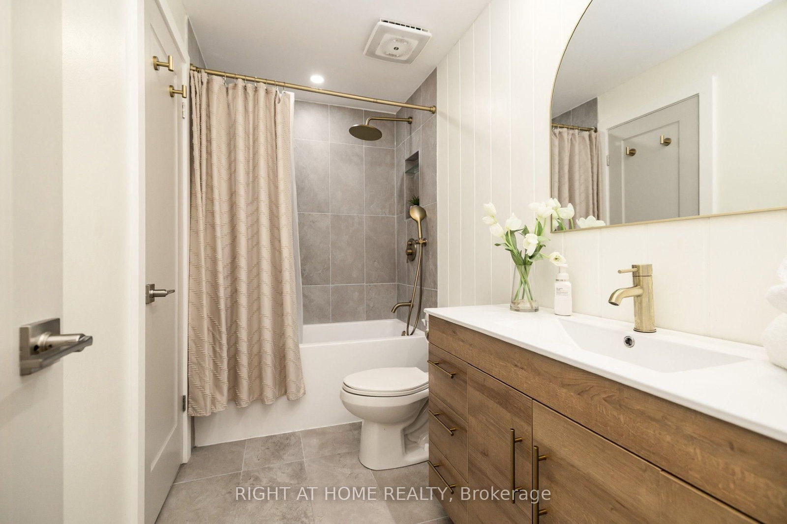 30 Berkshire Way • Barrhaven, ON photo 24