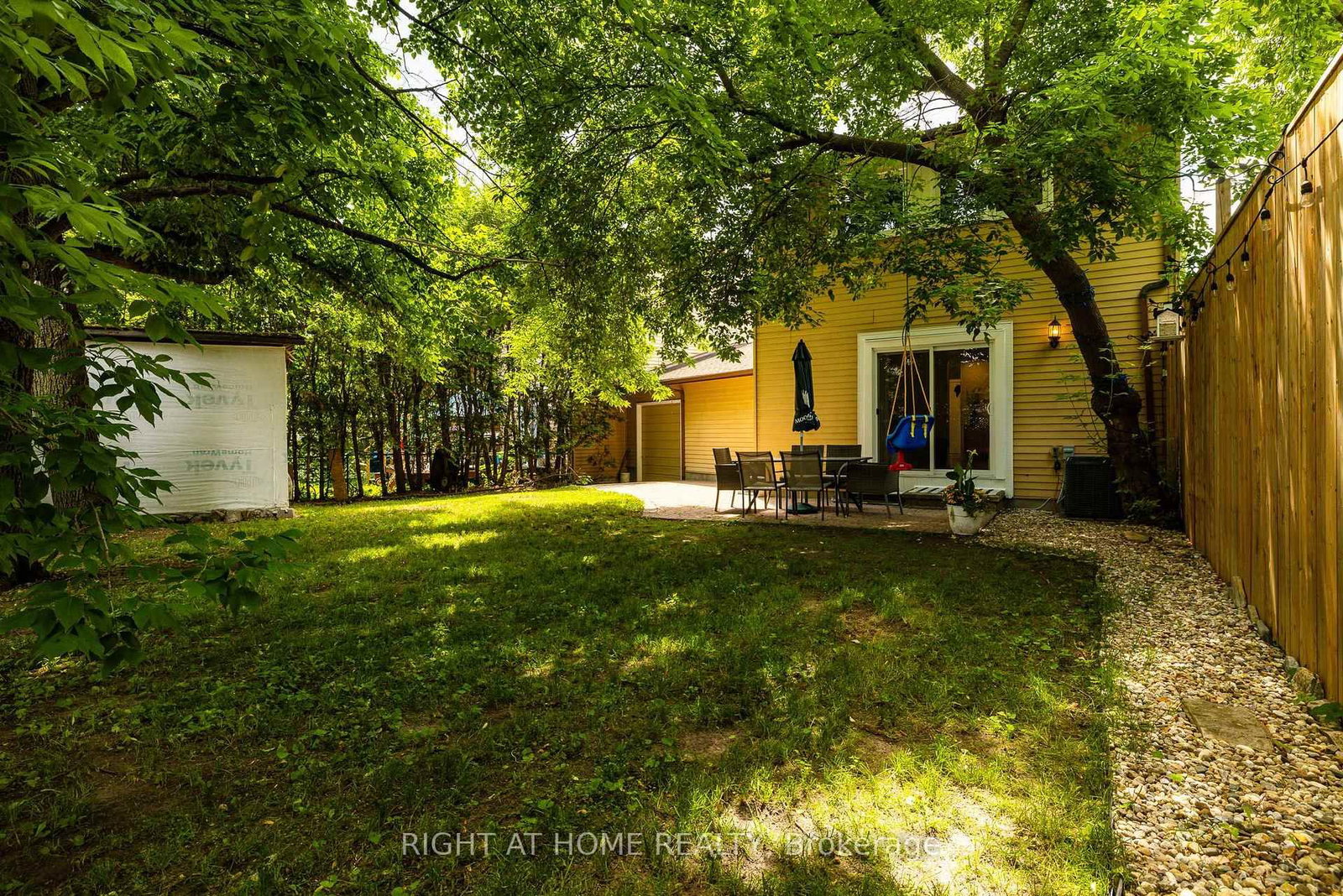 30 Berkshire Way • Barrhaven, ON photo 32