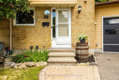 30 Berkshire Way • Barrhaven, ON photo 5