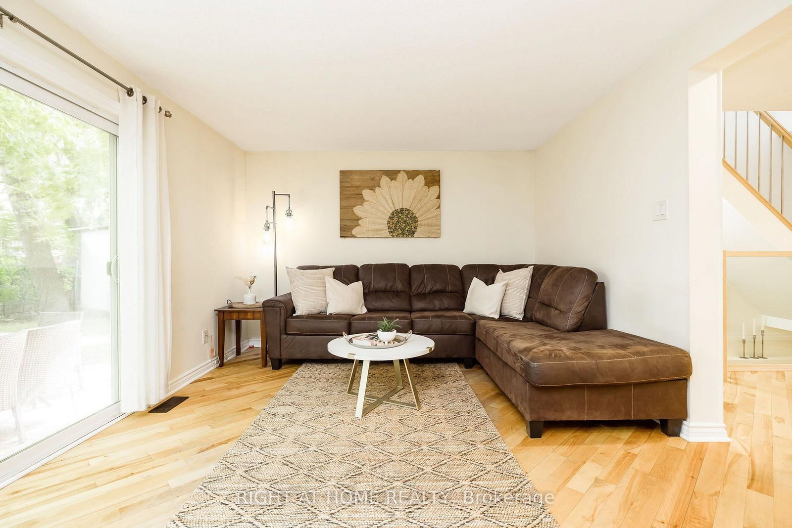 30 Berkshire Way • Barrhaven, ON photo 10