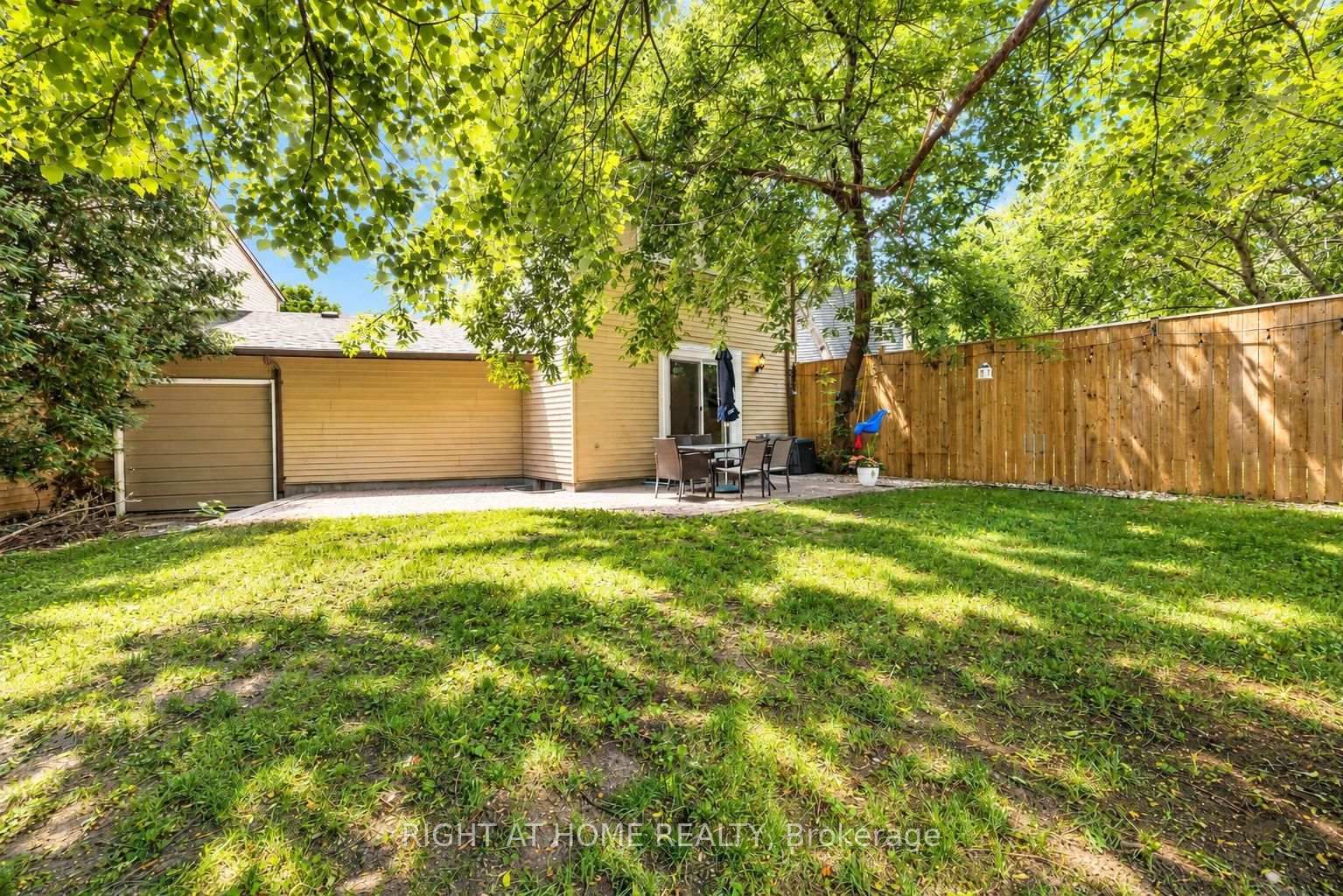 30 Berkshire Way • Barrhaven, ON photo 36