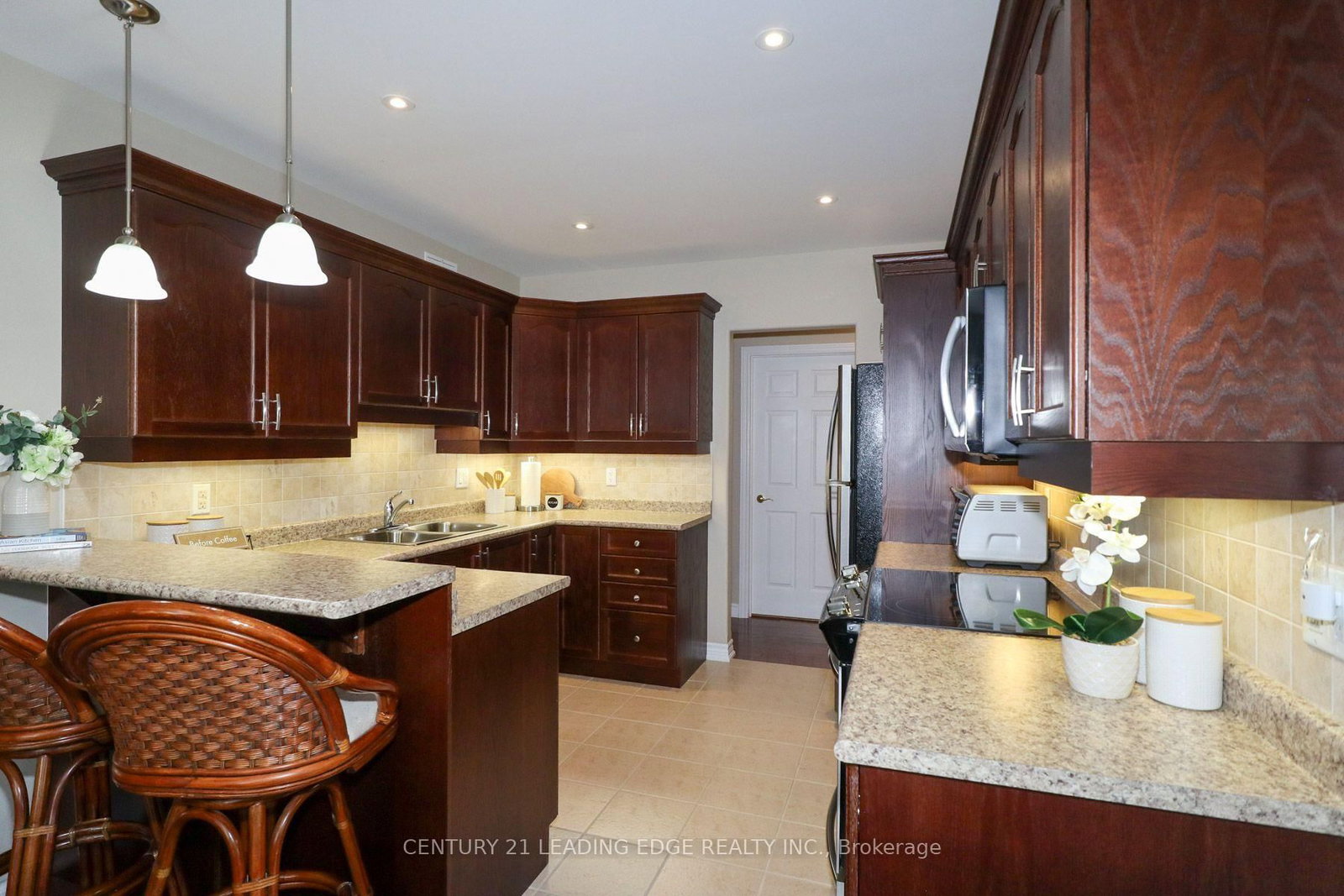 61 Village Crescent • #100 • Peterborough, ON photo 6