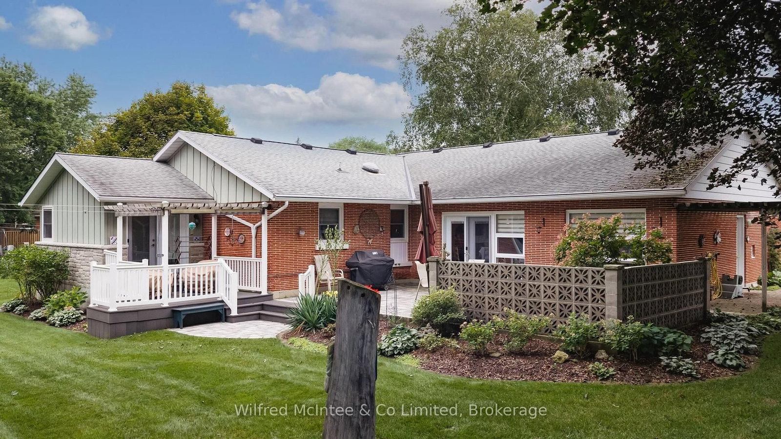 31 Johnstone Boulevard • Brockton, ON photo 11