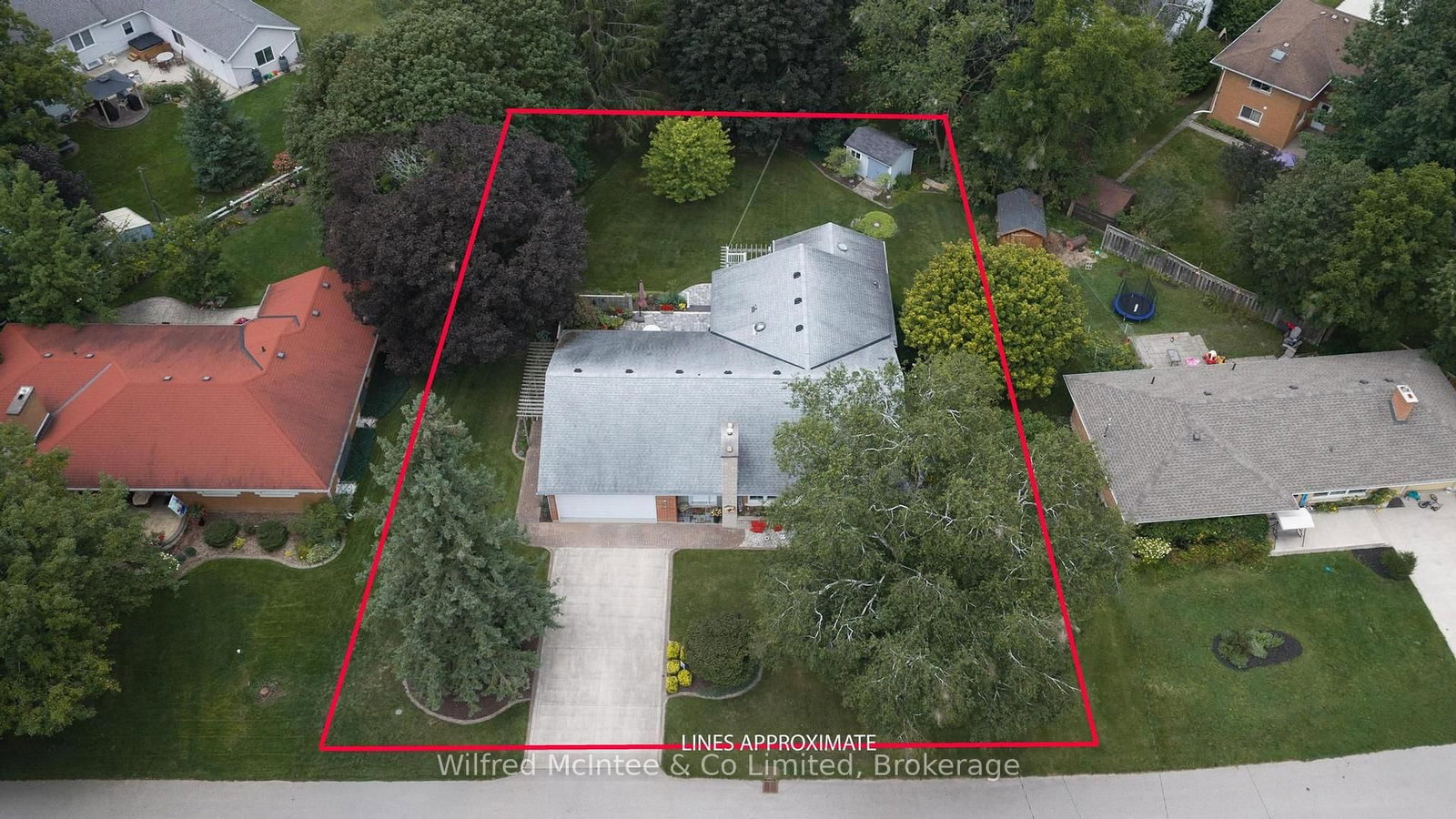 31 Johnstone Boulevard • Brockton, ON photo 13