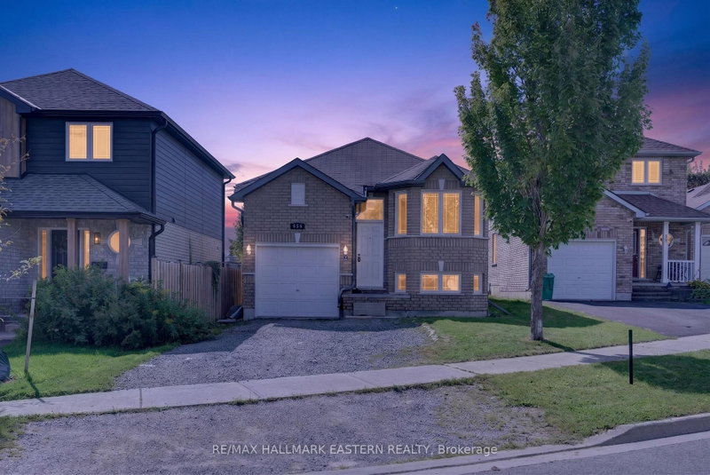 656 CLANCY Crescent