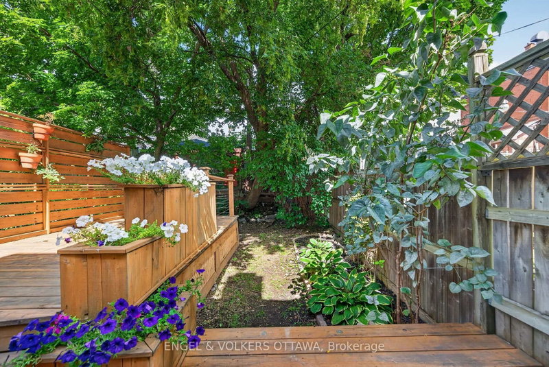 75 Eccles St photo 4