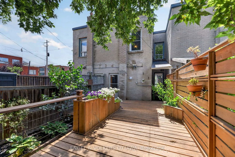 75 Eccles St photo 5