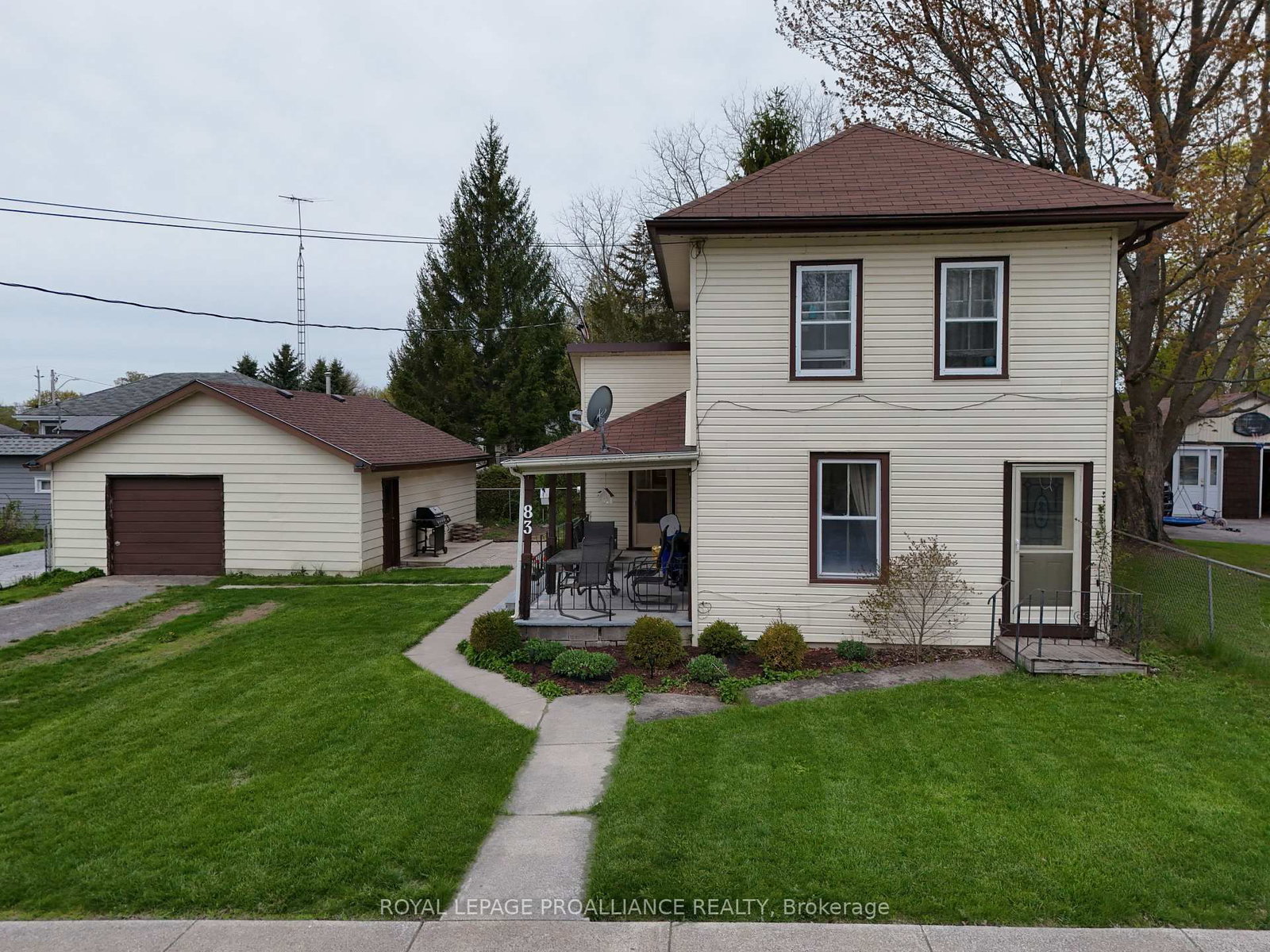 83 College Street • Deseronto, ON photo 1
