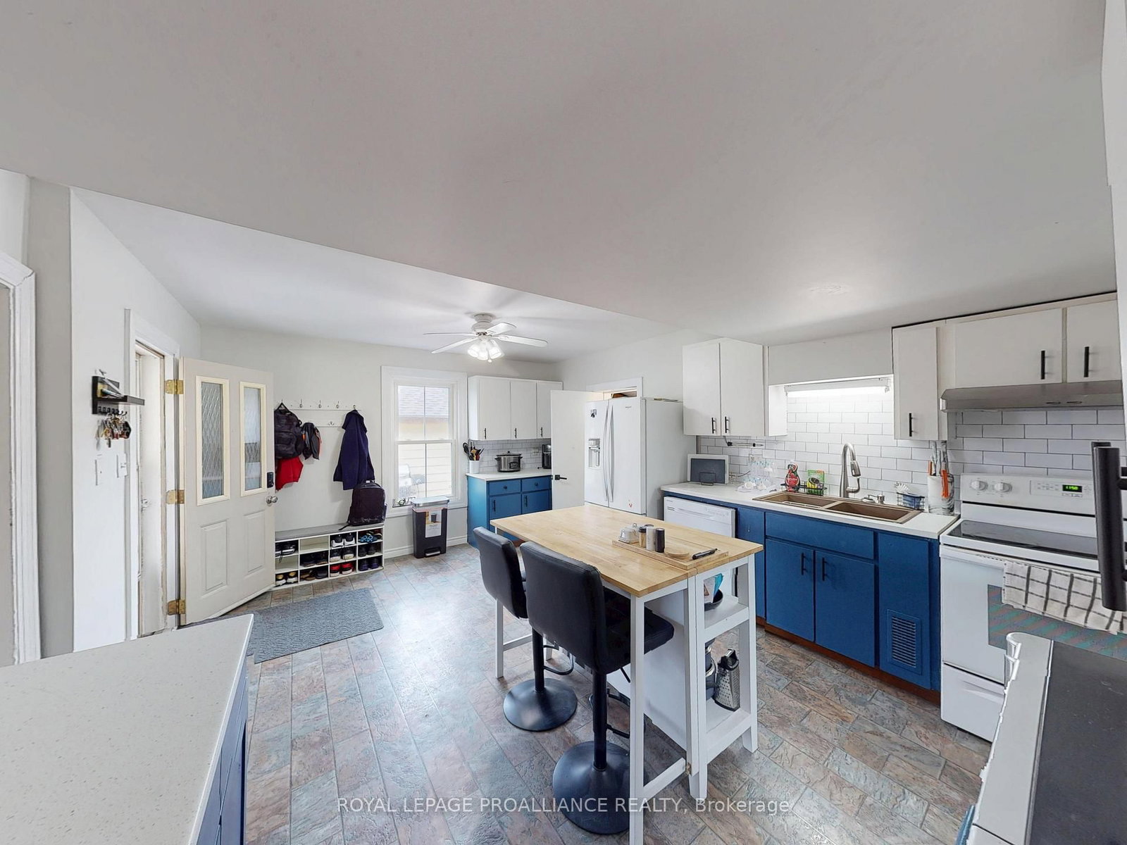 83 College Street • Deseronto, ON photo 9