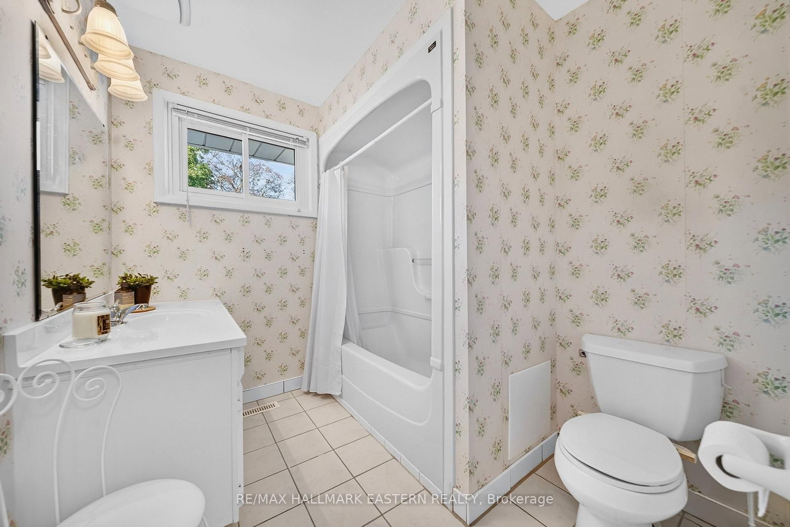 1337 Franklin Drive W • Peterborough, ON photo 9