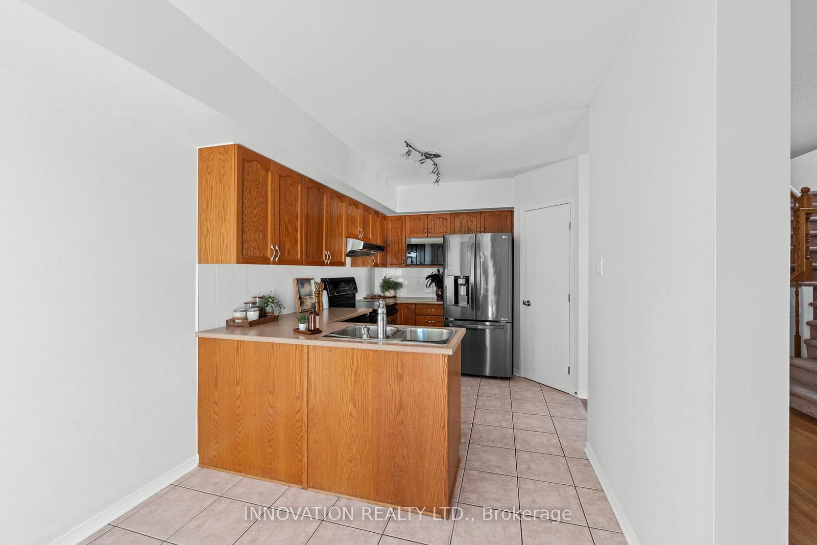 37 Chantilly Gate • Stittsville, ON photo 13