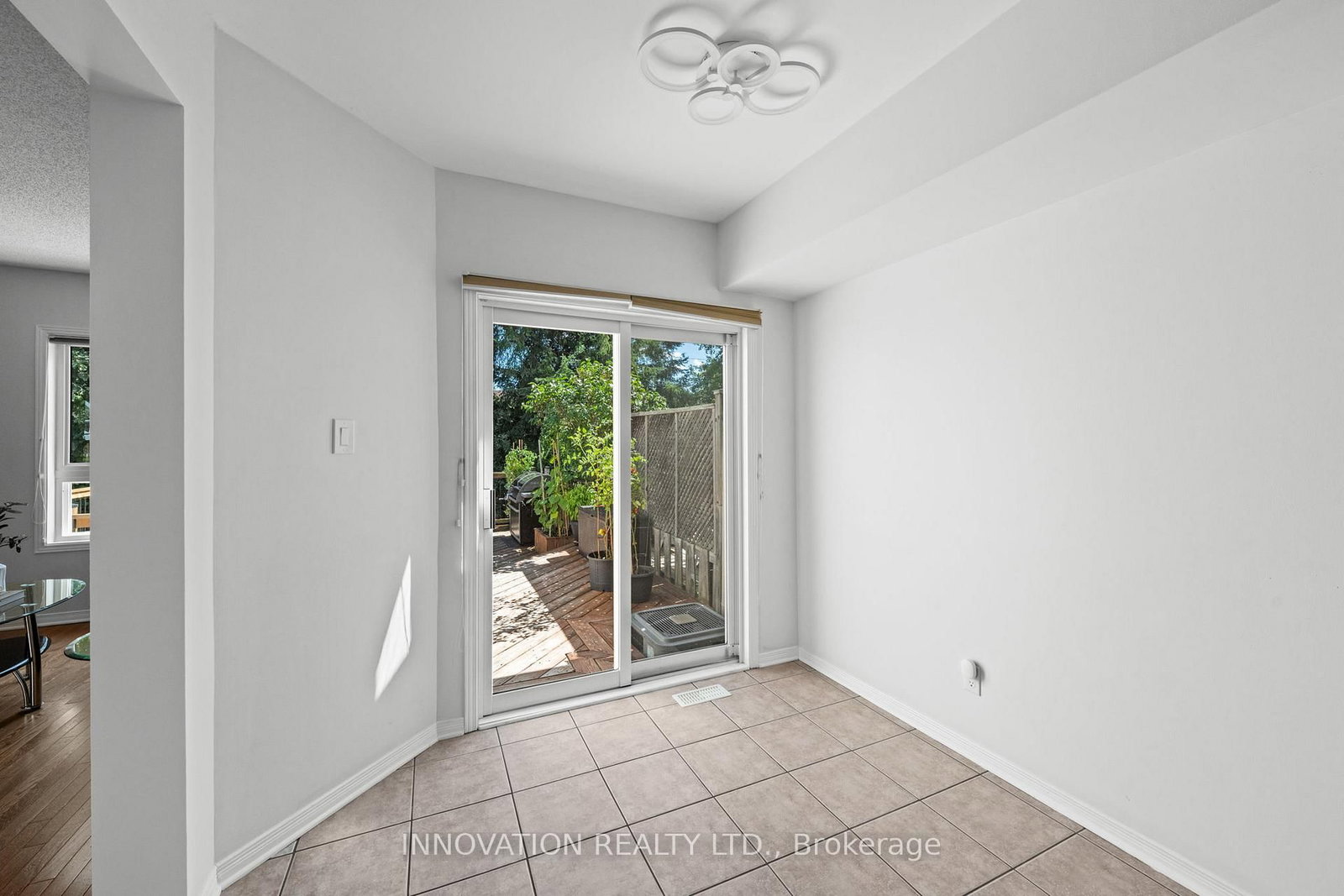37 Chantilly Gate • Stittsville, ON photo 14
