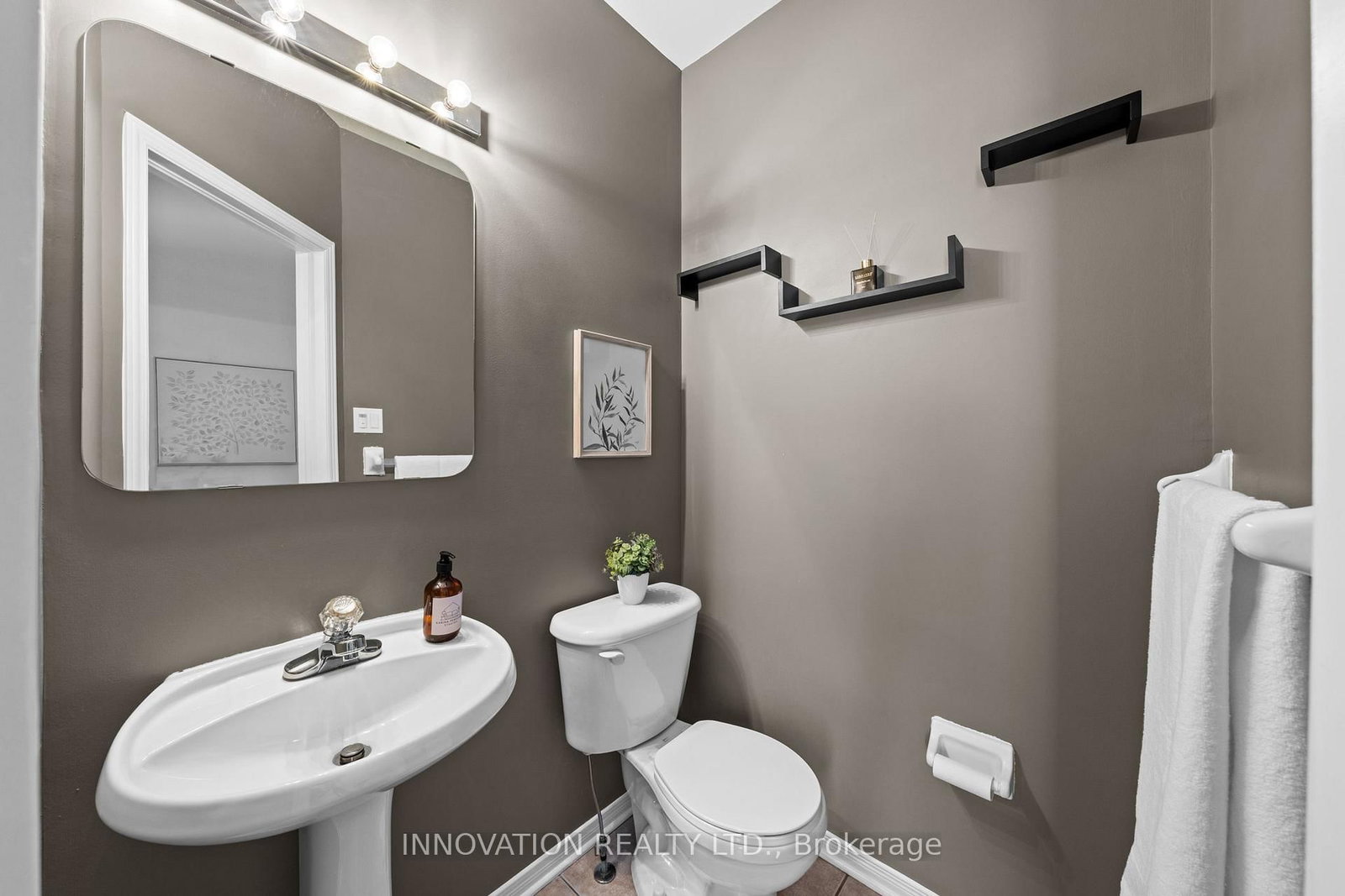 37 Chantilly Gate • Stittsville, ON photo 8