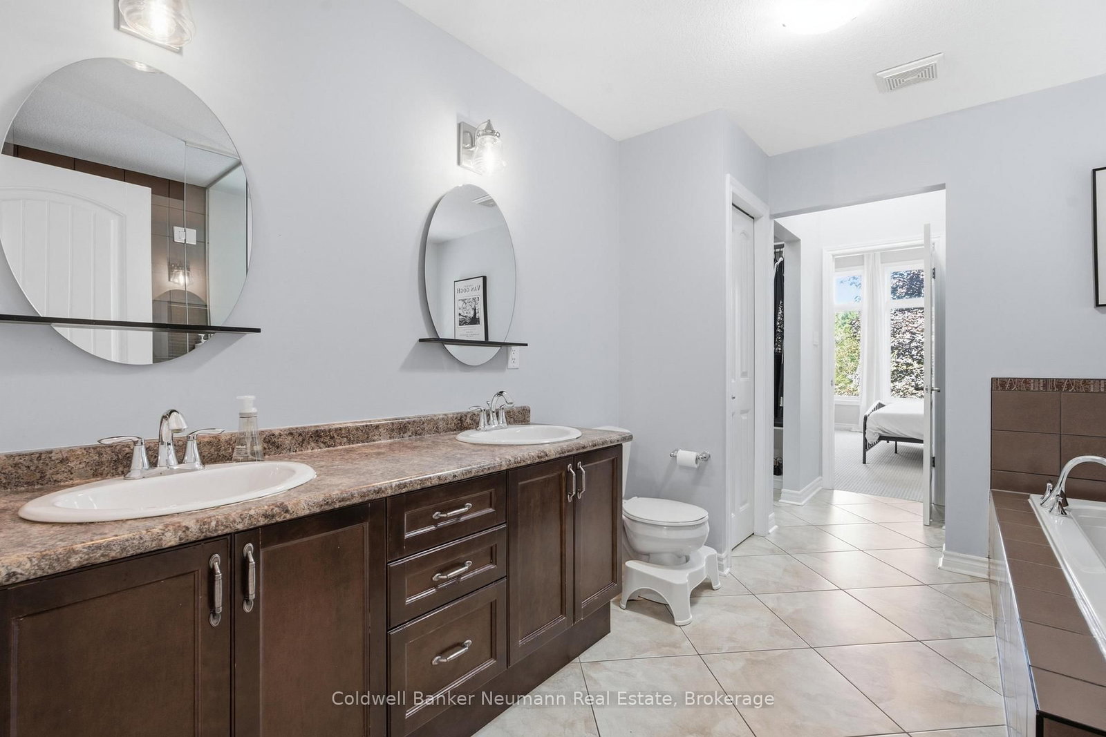 186 Goodwin Drive • Guelph, ON photo 13