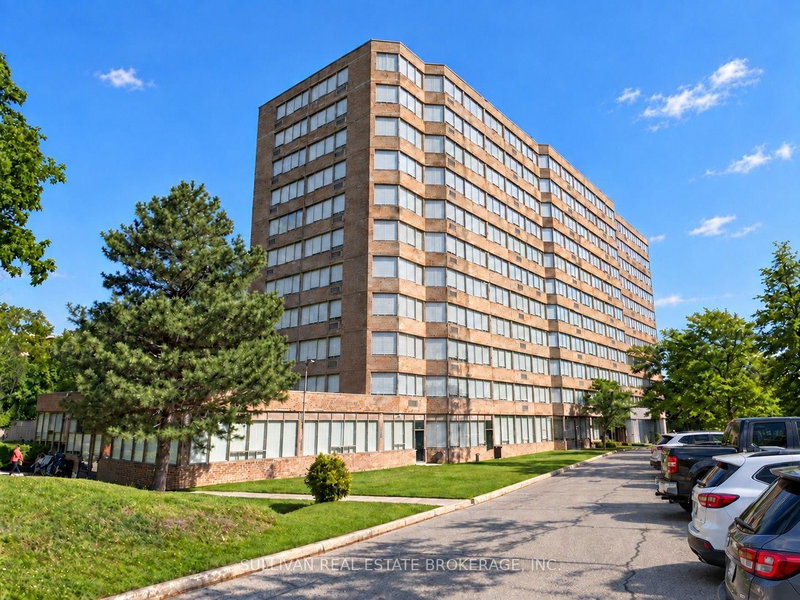 702 - 3227 King Street E