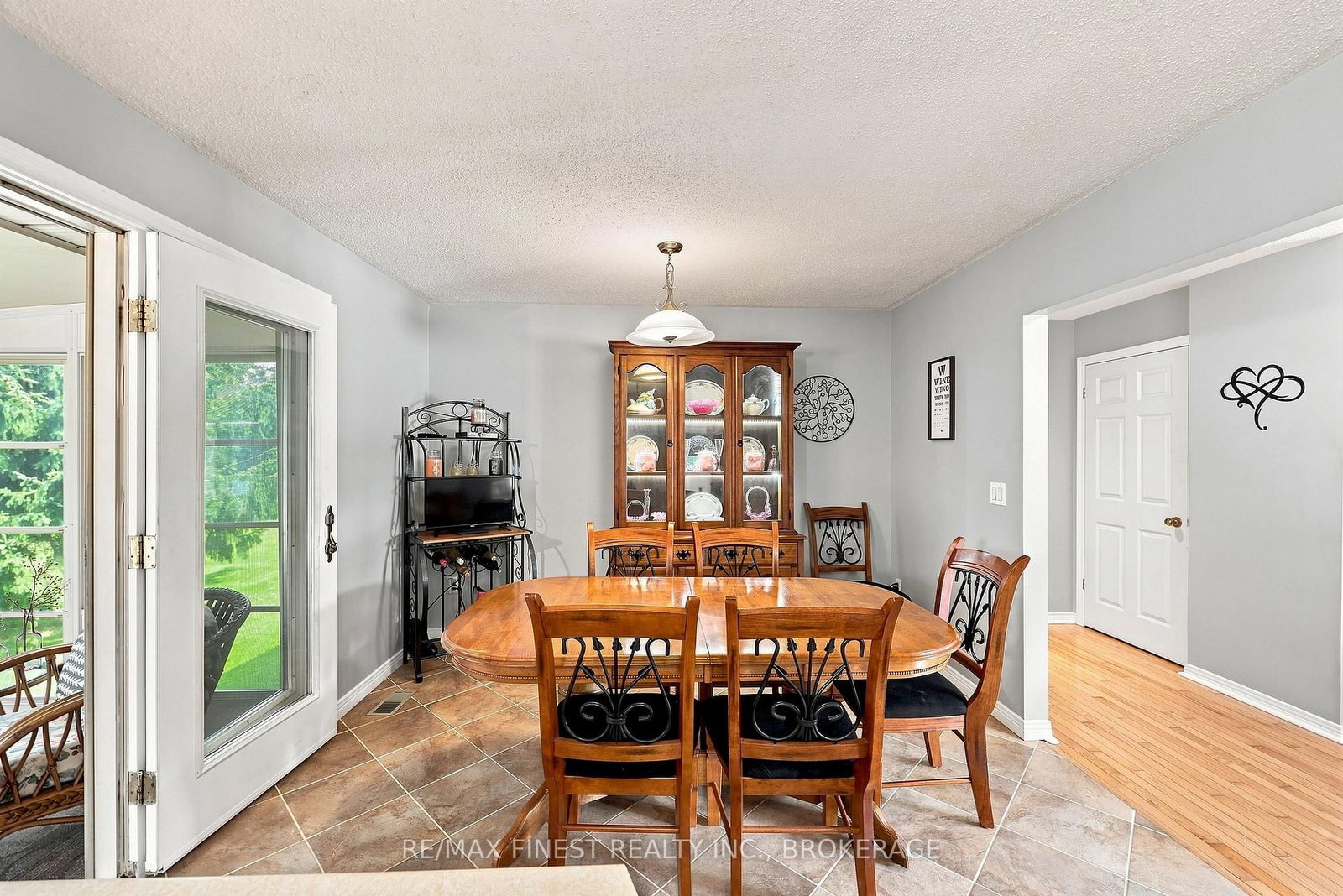 995 Bridge Street W • Greater Napanee, ON photo 11
