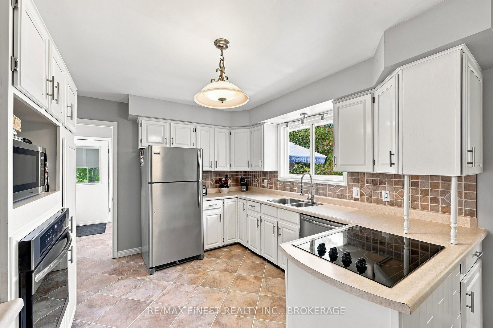 995 Bridge Street W • Greater Napanee, ON photo 13