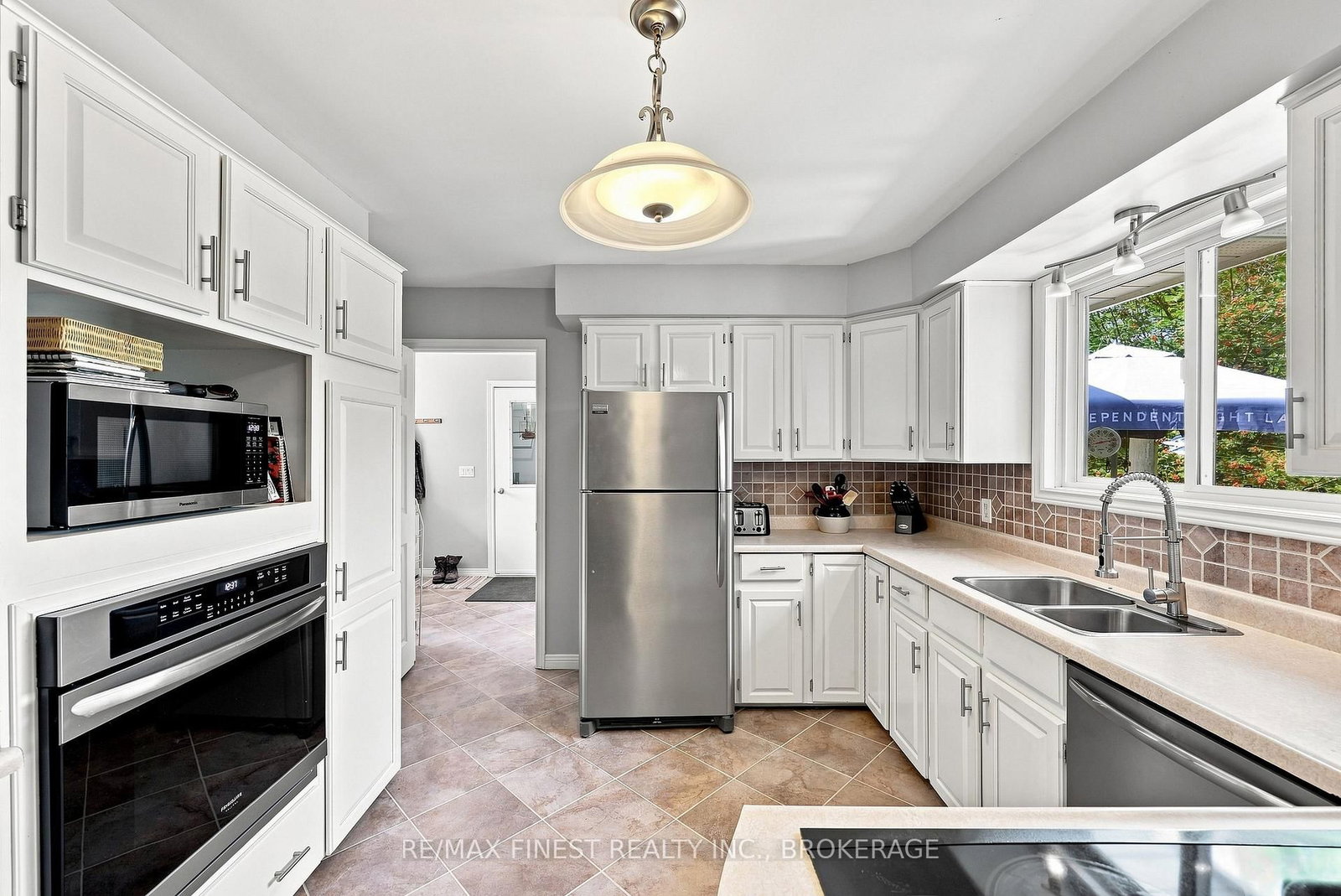 995 Bridge Street W • Greater Napanee, ON photo 14