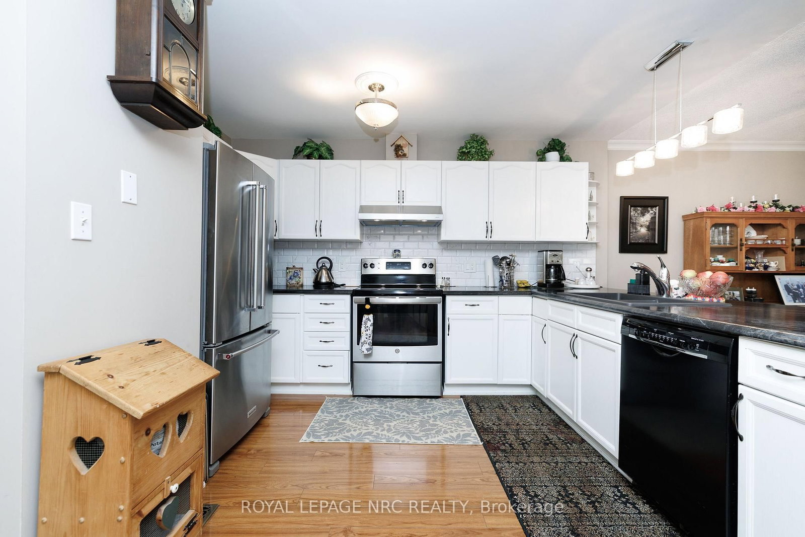 178 BECKETT Crescent • Pelham, ON photo 12