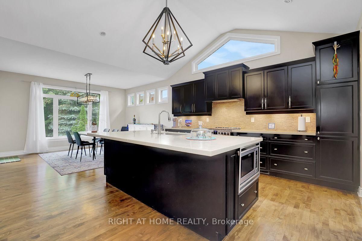 514 Landswood Way • Ottawa, ON photo 13