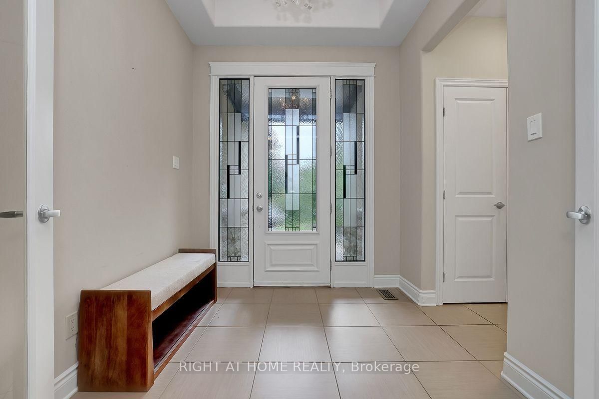 514 Landswood Way • Ottawa, ON photo 3