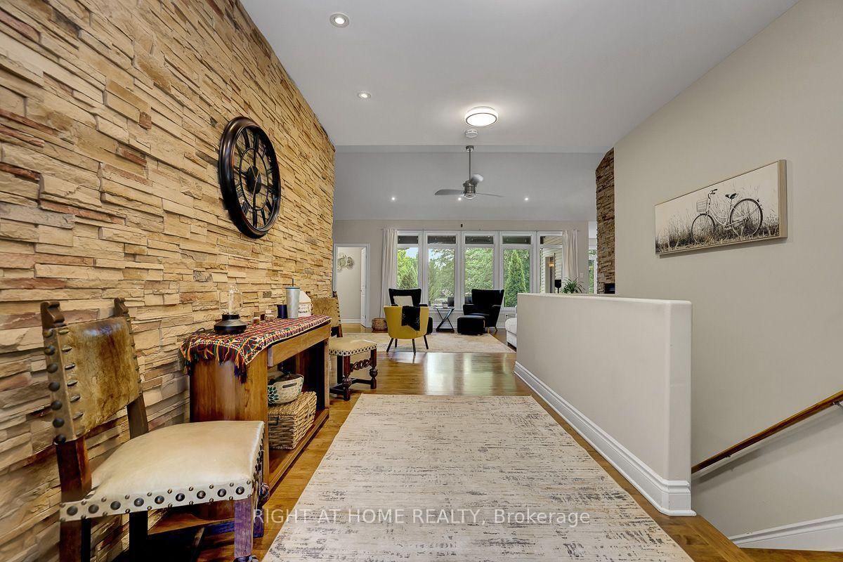 514 Landswood Way • Ottawa, ON photo 5