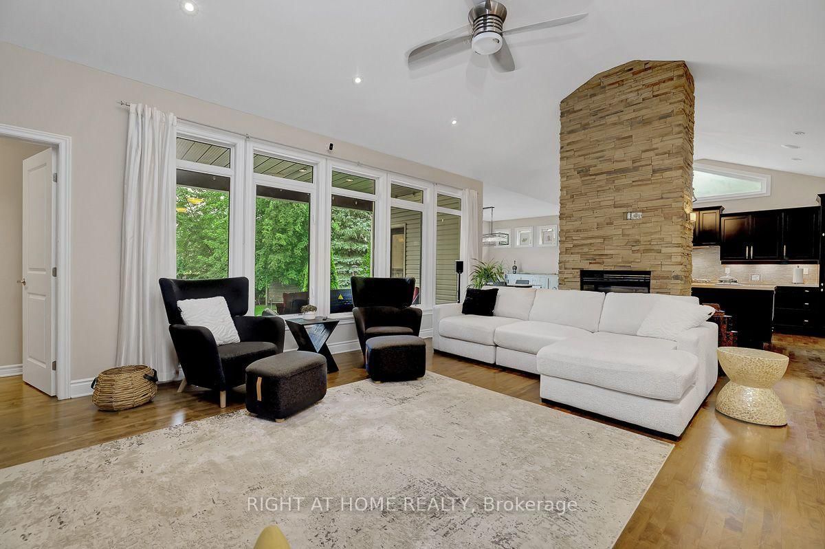 514 Landswood Way • Ottawa, ON photo 6