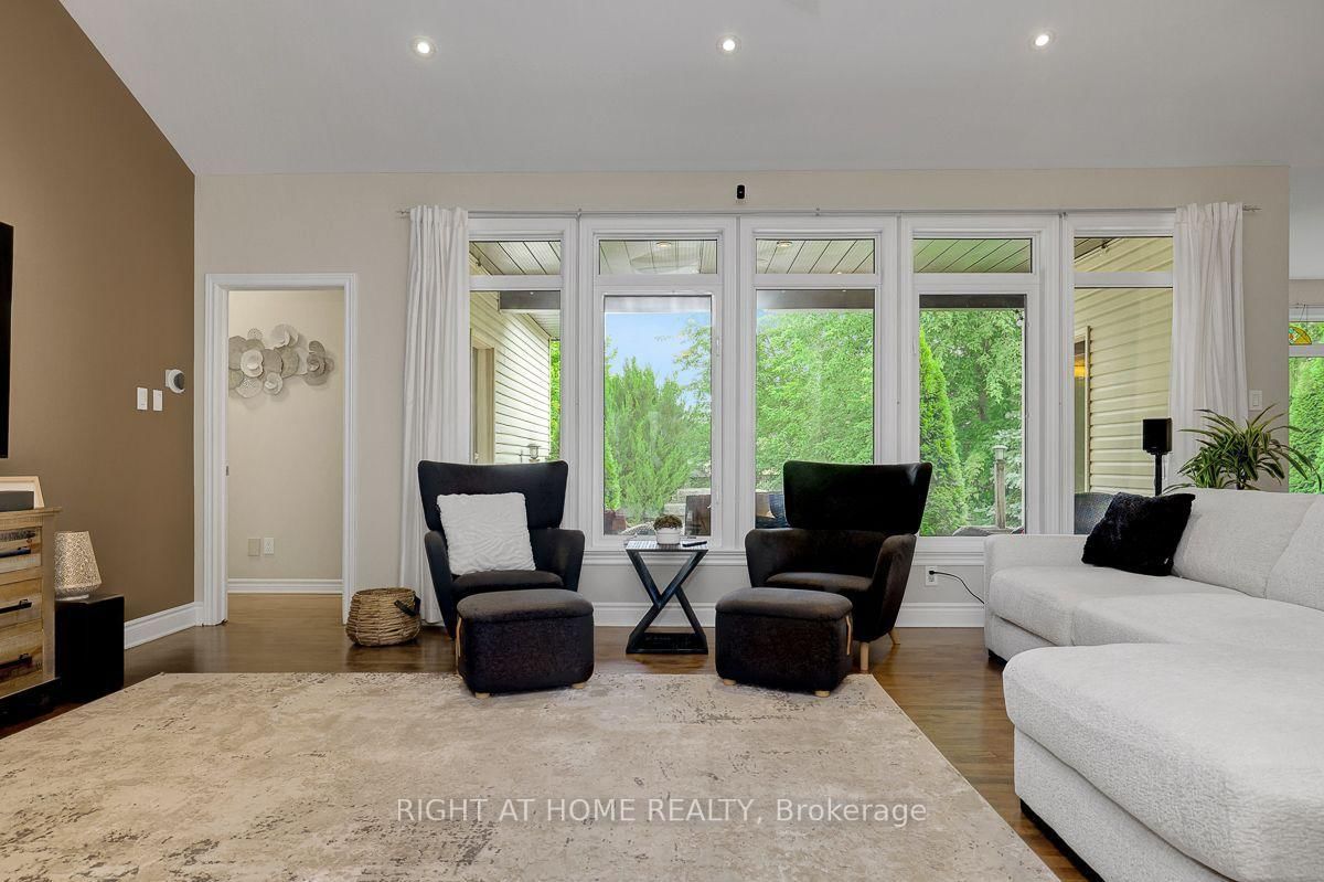 514 Landswood Way • Ottawa, ON photo 7