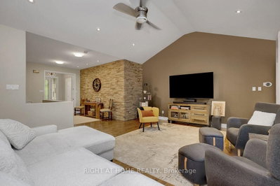 514 Landswood Way • Ottawa, ON photo 8