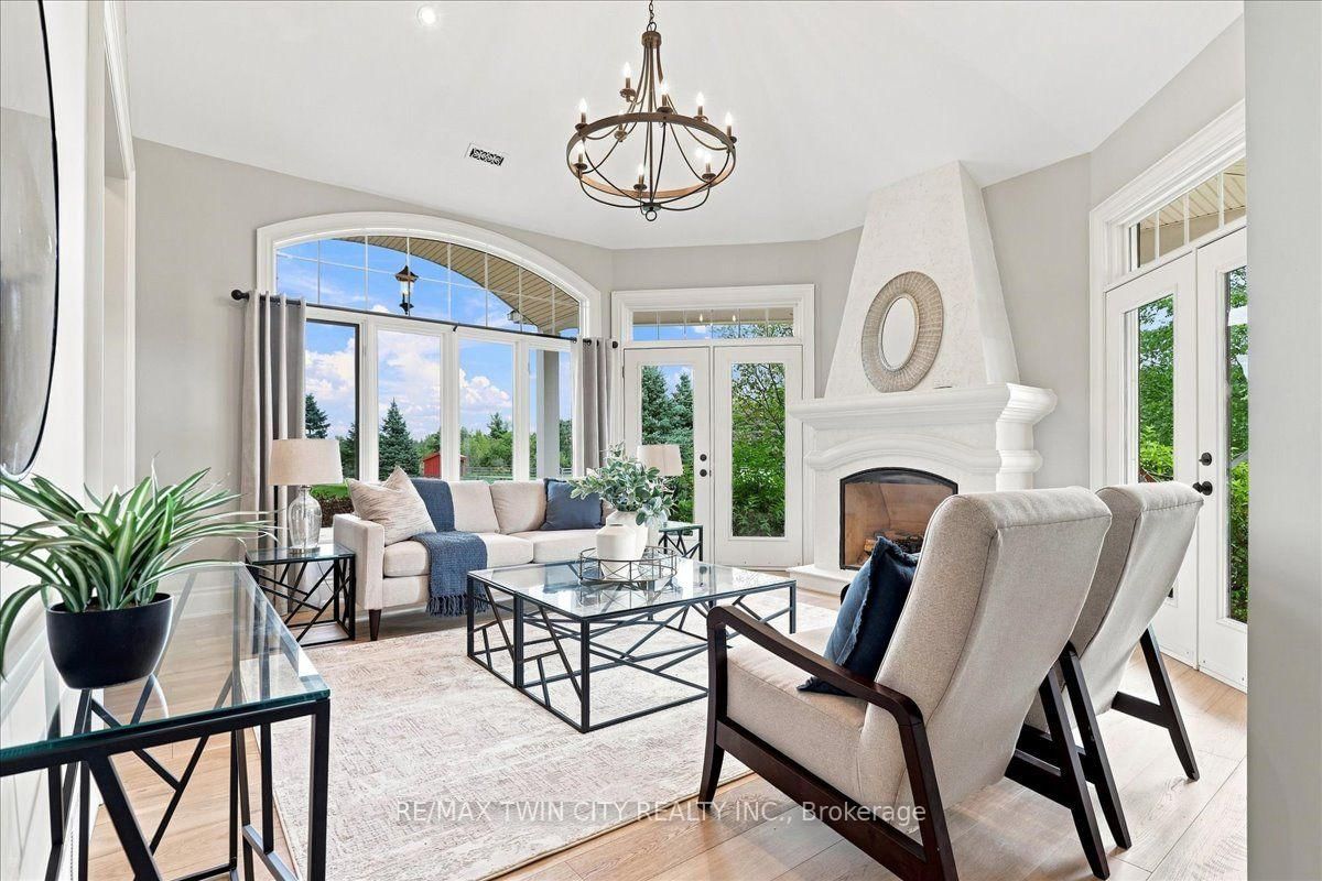 1532 6th Concession Road W • Hamilton, ON photo 10