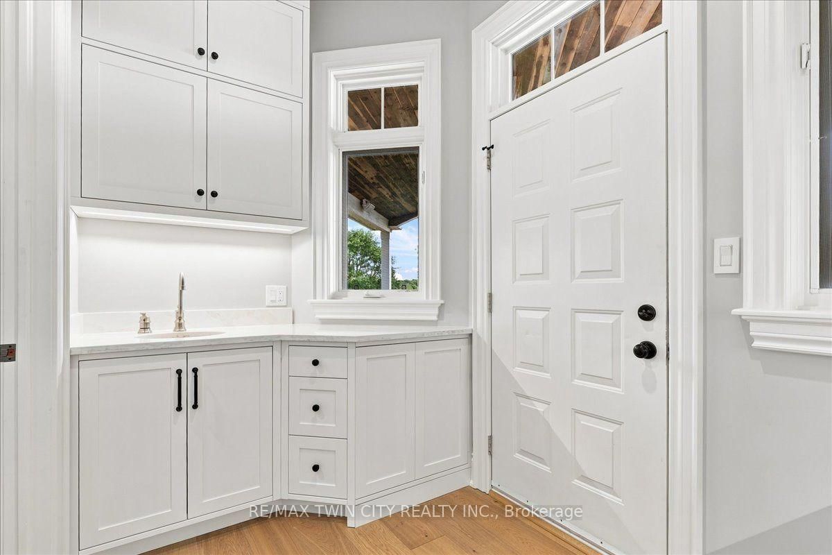 1532 6th Concession Road W • Hamilton, ON photo 13