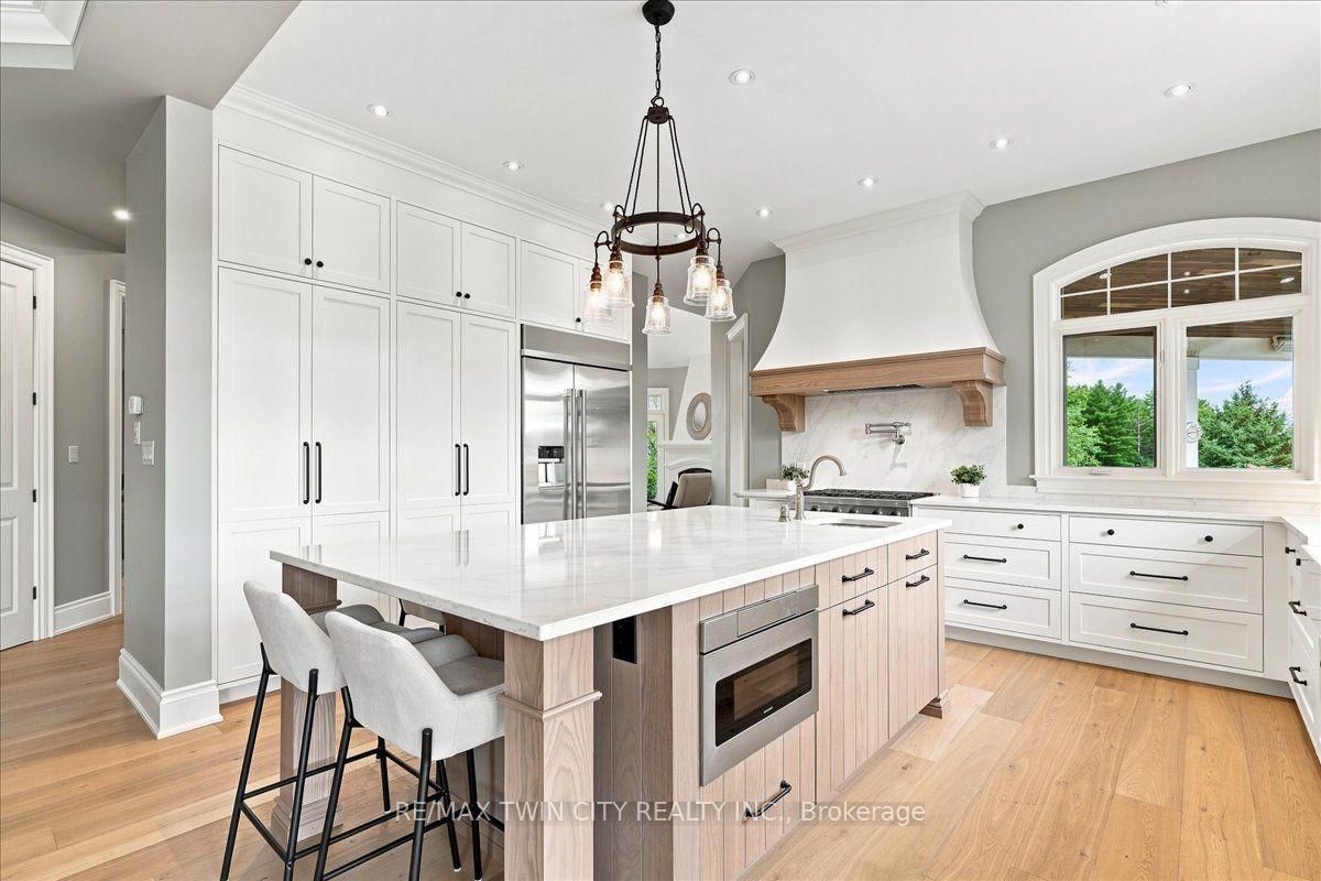 1532 6th Concession Road W • Hamilton, ON photo 15