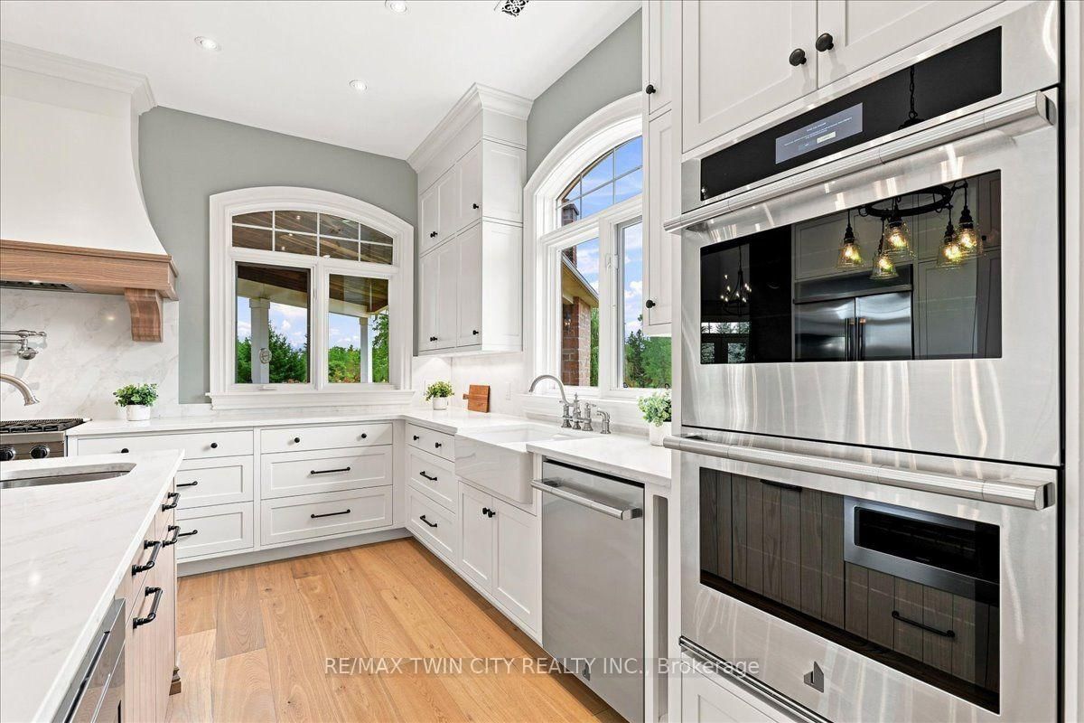 1532 6th Concession Road W • Hamilton, ON photo 16