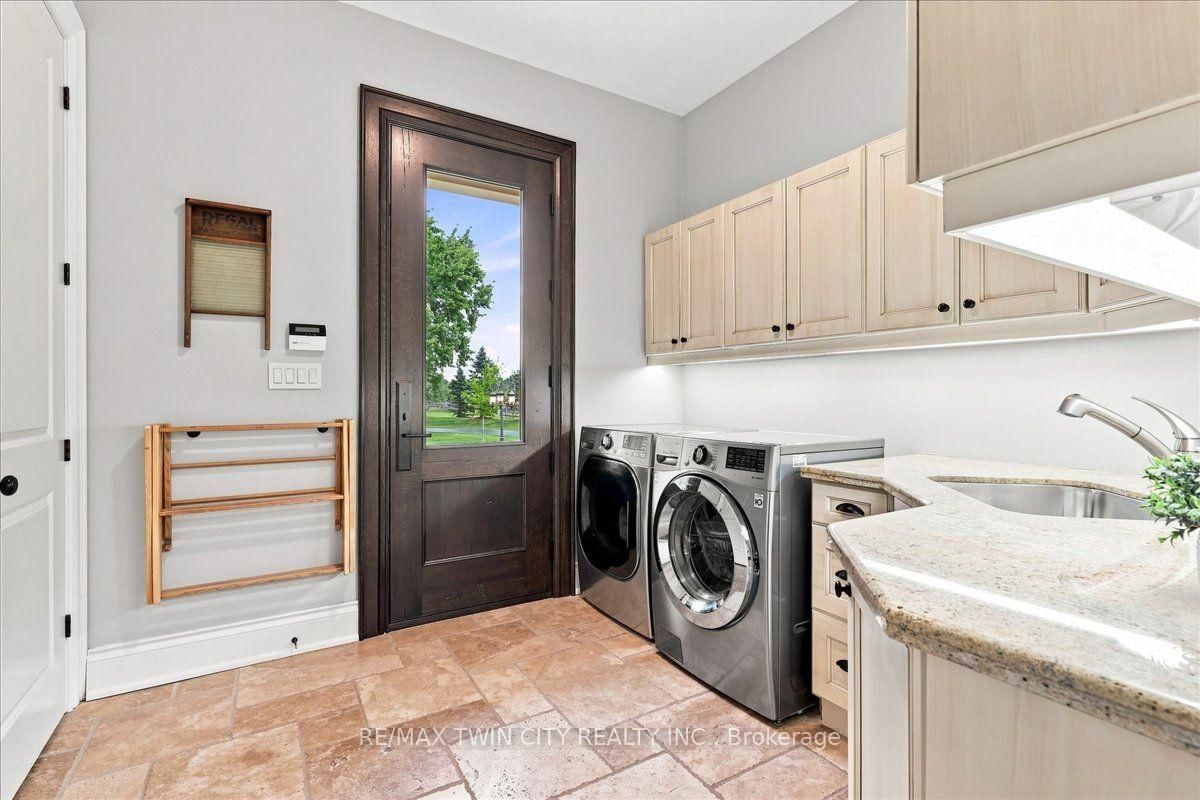 1532 6th Concession Road W • Hamilton, ON photo 23
