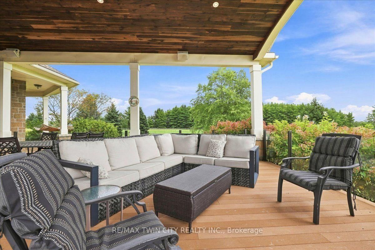 1532 6th Concession Road W • Hamilton, ON photo 27