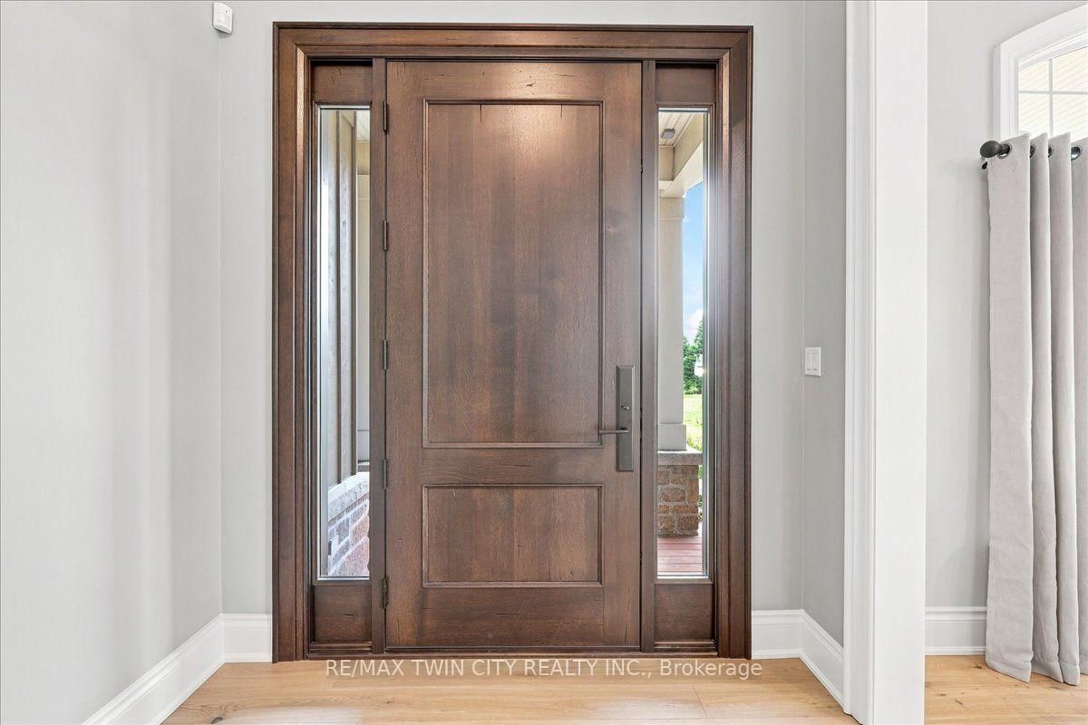 1532 6th Concession Road W • Hamilton, ON photo 6