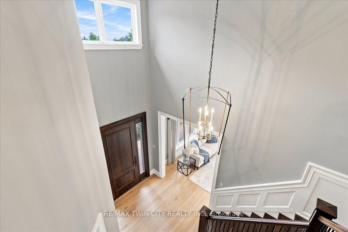 1532 6th Concession Road W • Hamilton, ON photo 8
